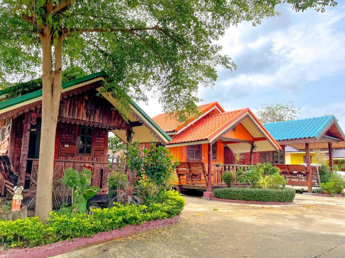 Ruanmai Style Resort 1 Ban Nong Nam Khan Exteriör bild