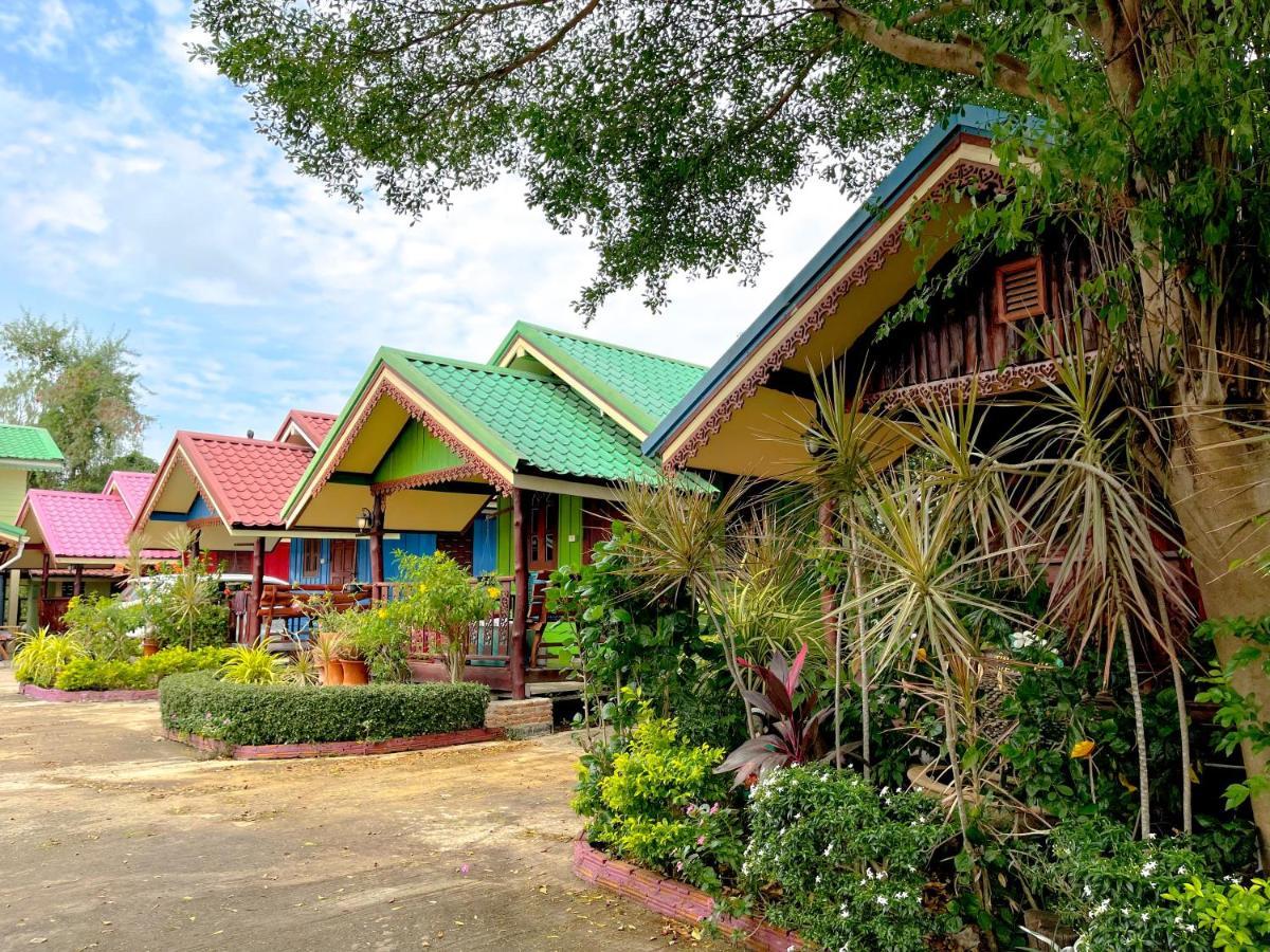 Ruanmai Style Resort 1 Ban Nong Nam Khan Exteriör bild